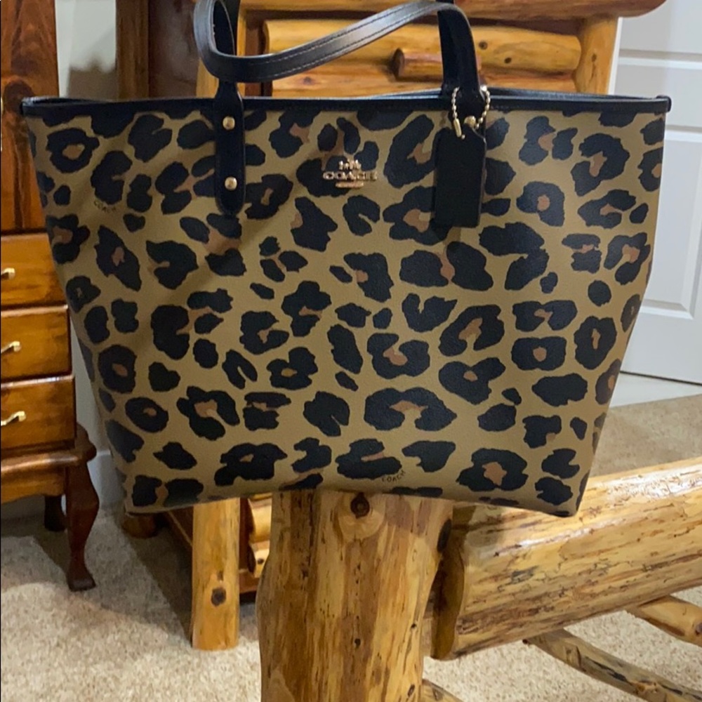 Coach leopard purse. Reversible.